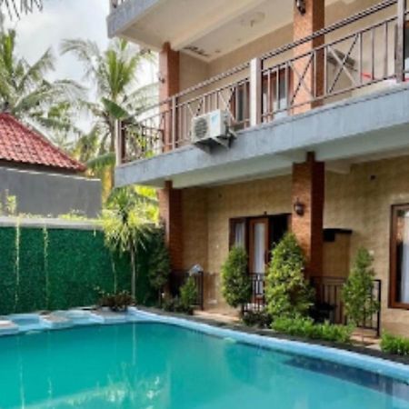 Wahyuga Sari Guest House Nita Salon & Spa Нуса-Лембонган Экстерьер фото