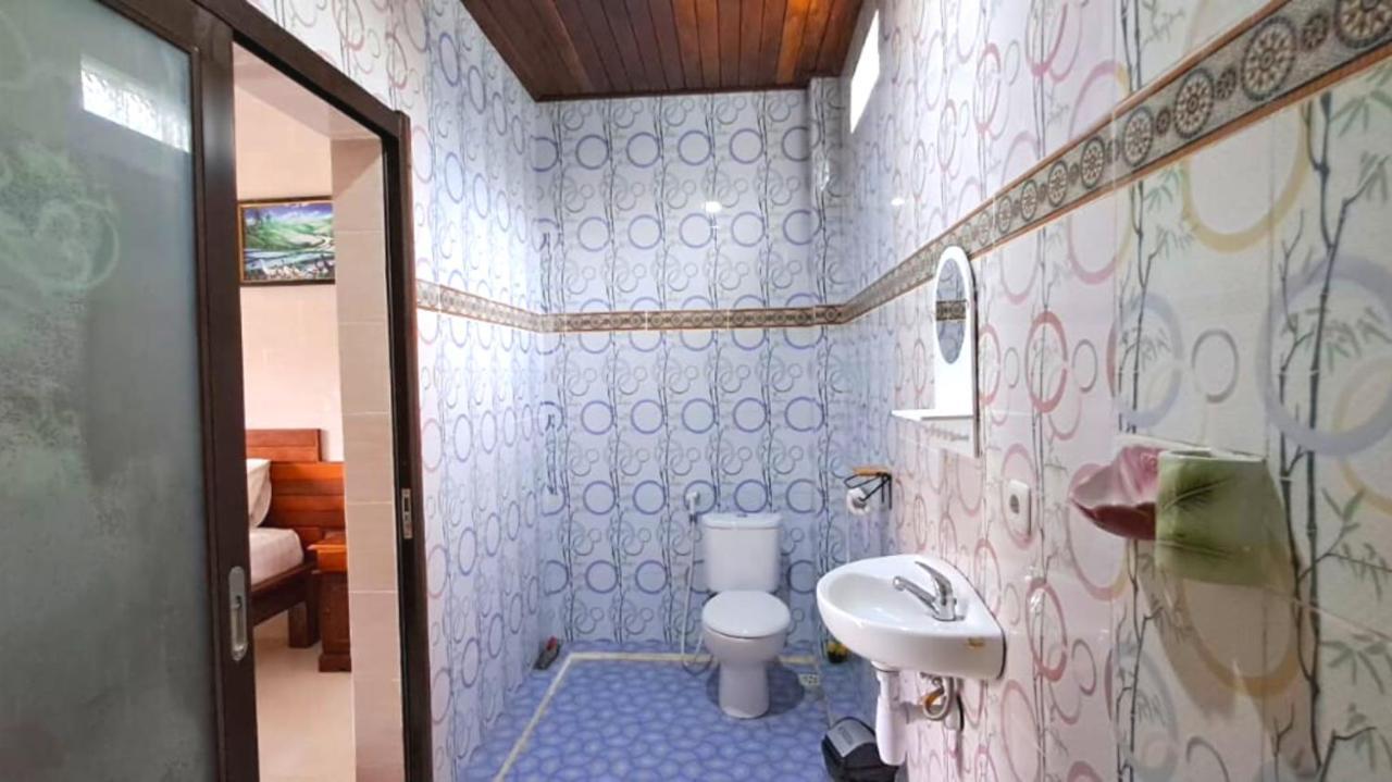 Wahyuga Sari Guest House Nita Salon & Spa Нуса-Лембонган Экстерьер фото